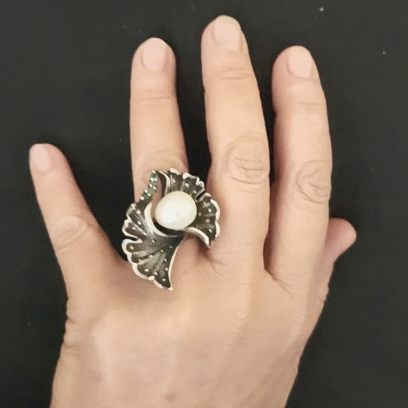 Stunning! Emerald, Pearl and Marcasite Ring , Size 7, .925 Sterling - NWOT - Picture 5 of 5